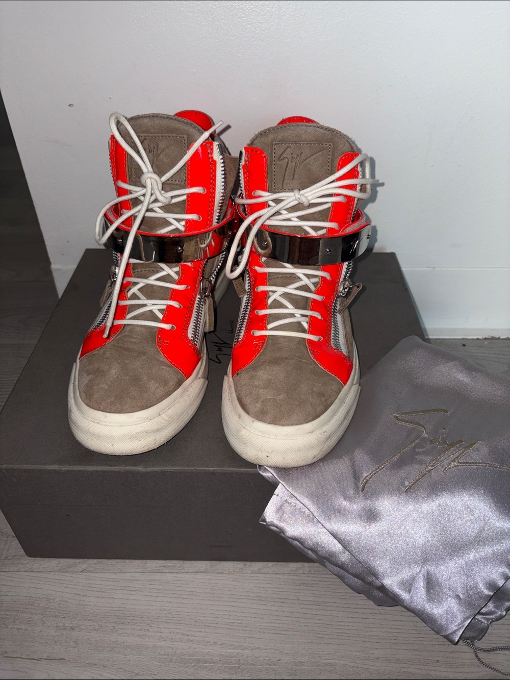 100%AuthenticGiuseppe Zanotti High-Top Suede & Leather Sneakers in Taupe and Red